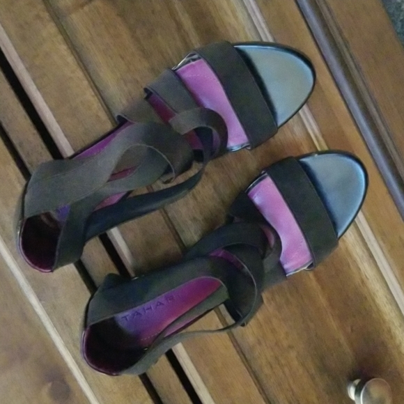 Taheri Hi Heel Sandle - Picture 7 of 9